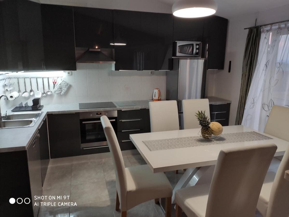Apartment Burich Makarska Eksteriør billede