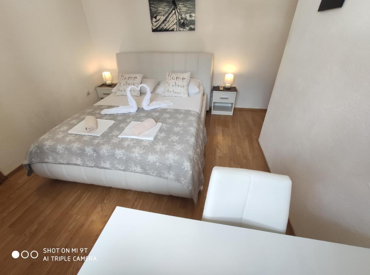 Apartment Burich Makarska Eksteriør billede