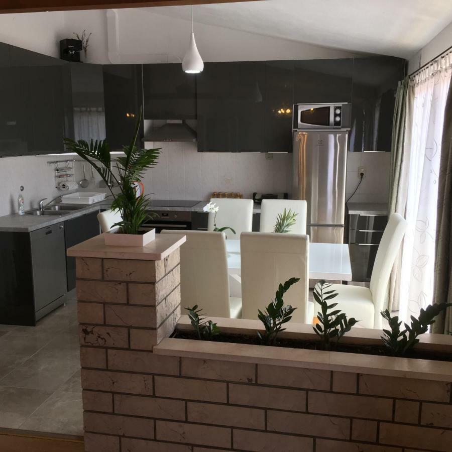 Apartment Burich Makarska Eksteriør billede